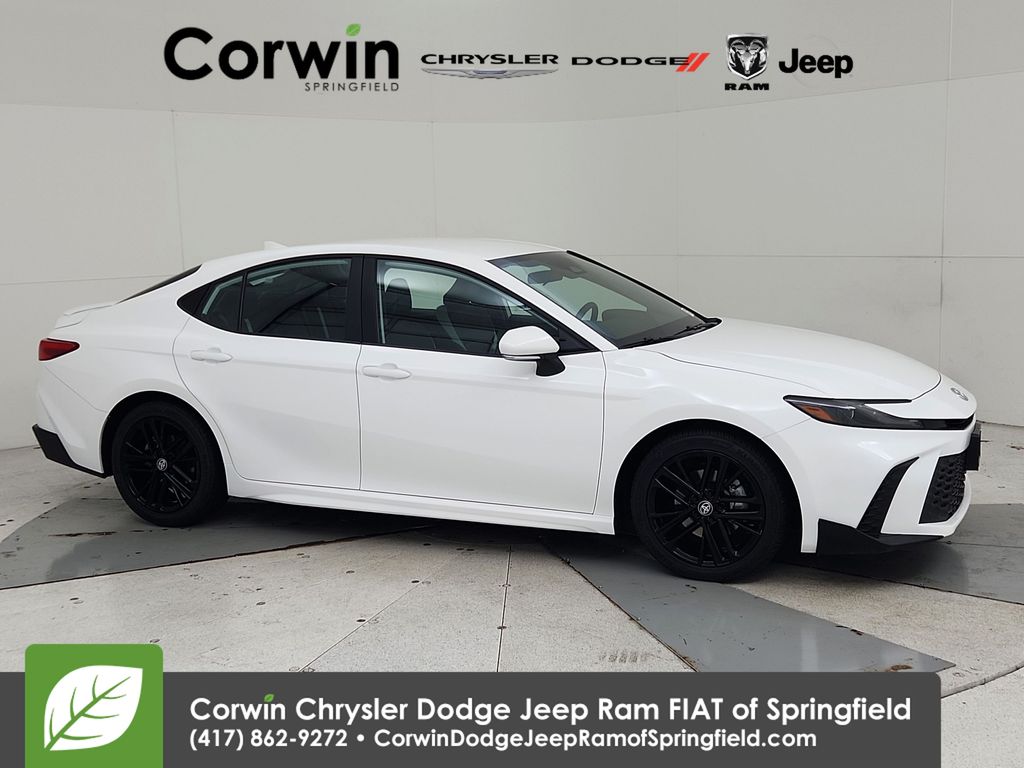 2025 Toyota Camry SE FWD