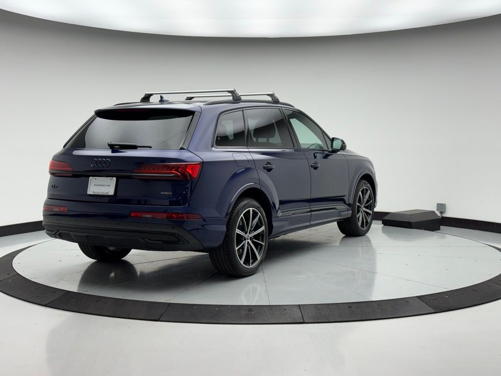 Thumbnail: 2022 Audi Q7 - 10