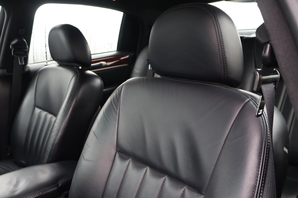 Thumbnail: 2004 Lincoln Town Car - 14