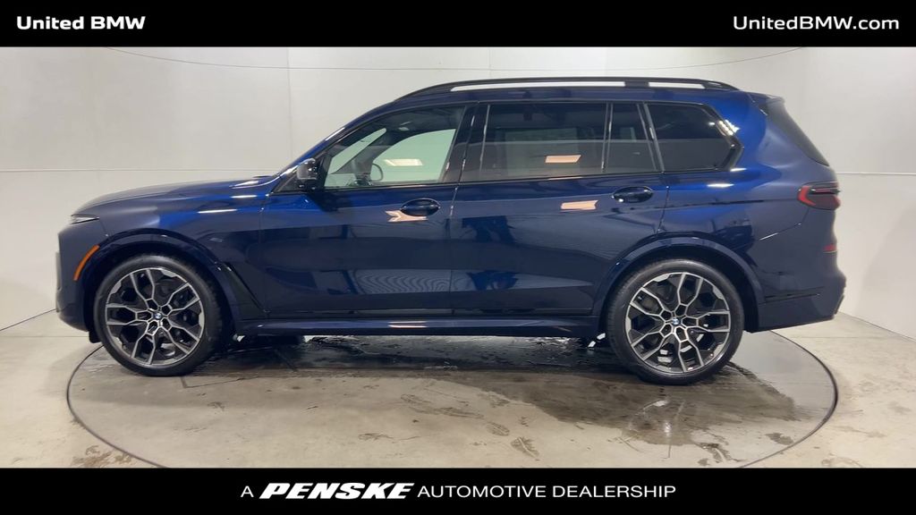 2025 BMW X7 M60i 5