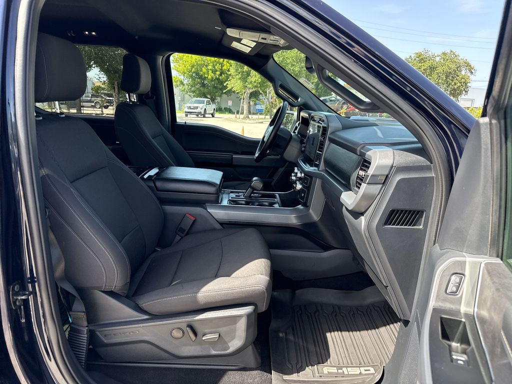 Certified Used 2025 Blue Ford XLT image 28