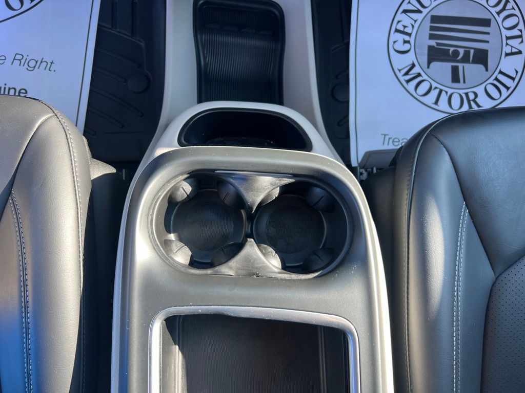 Used 2023 Chrysler Pacifica Van