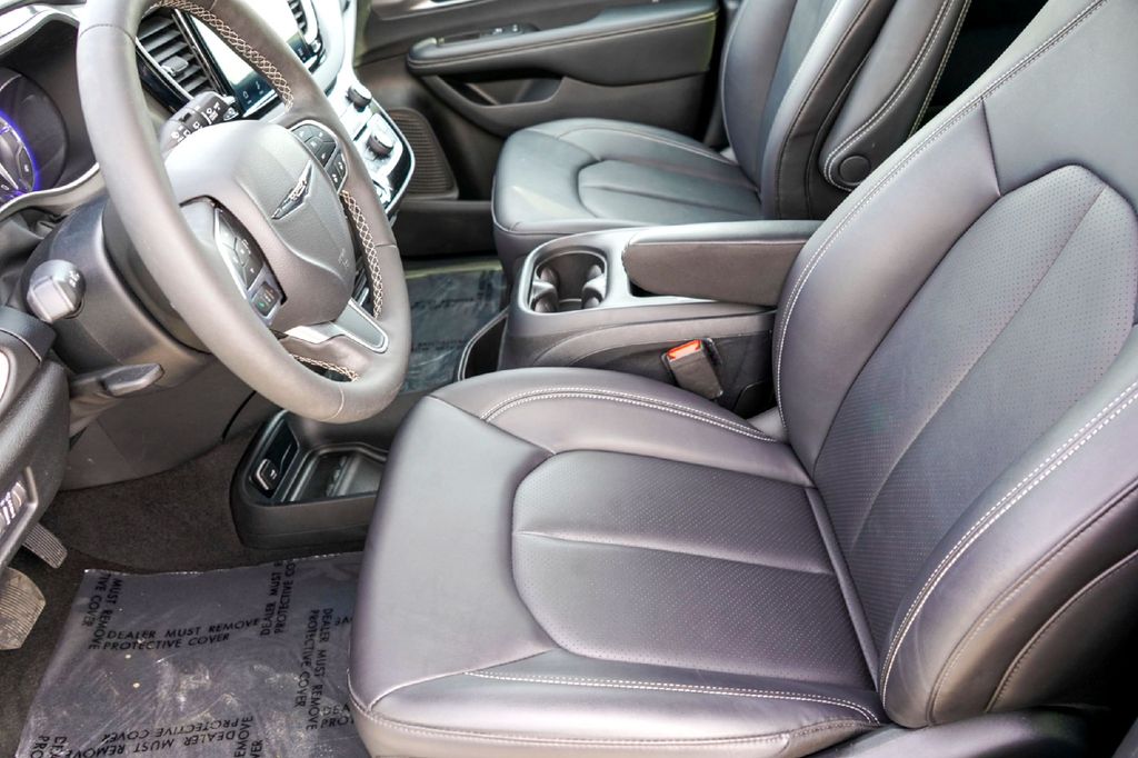 Used Car 2025 Chrysler Pacifica  Select For Sale Under $30,000 In Taylor, Texas