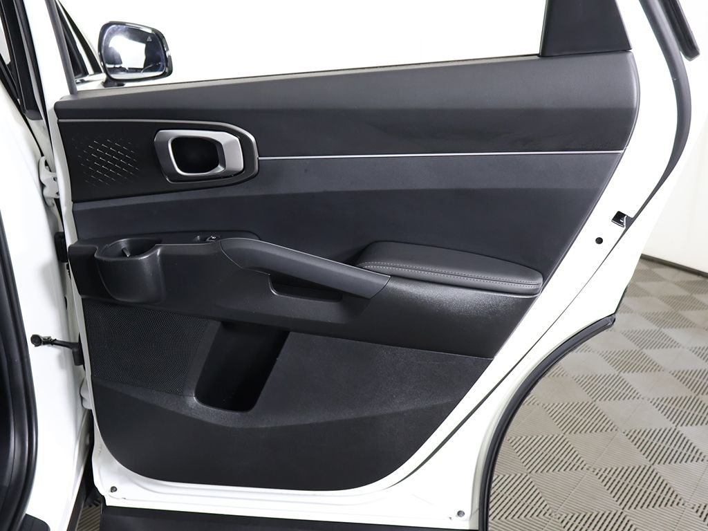 Used 2022 White Kia EX image 28