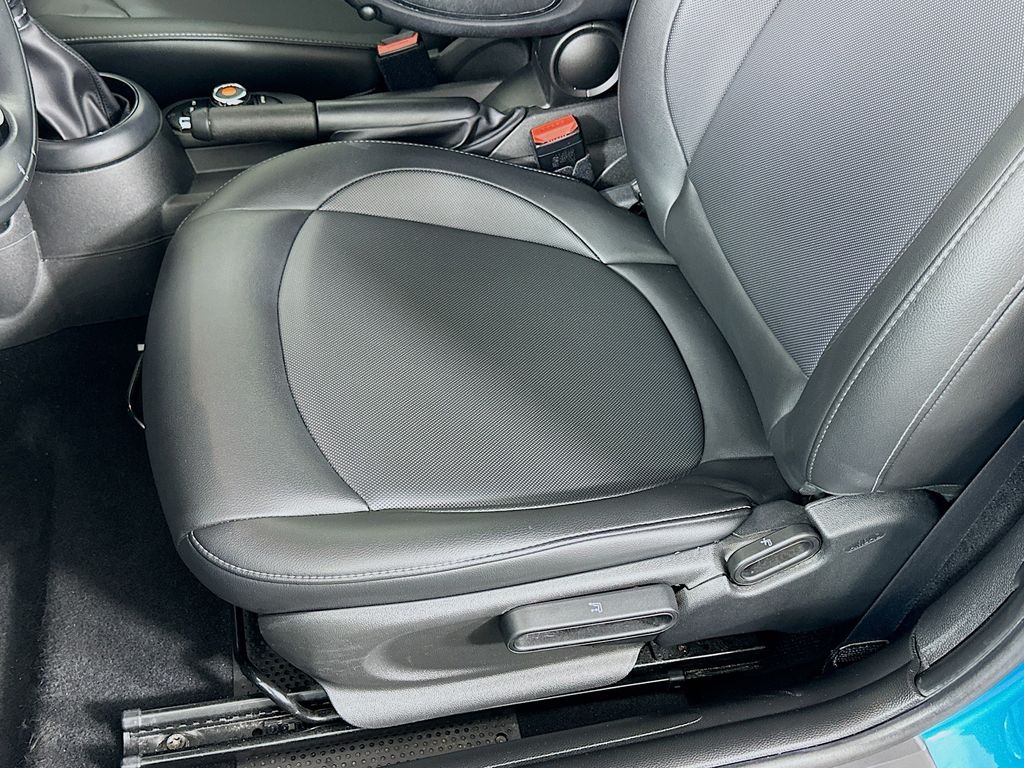 2019 MINI Cooper  19