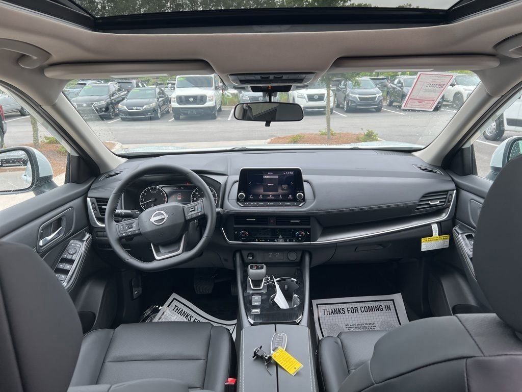 2025 Everest White Pearl Nissan Rogue SV FWD SUV