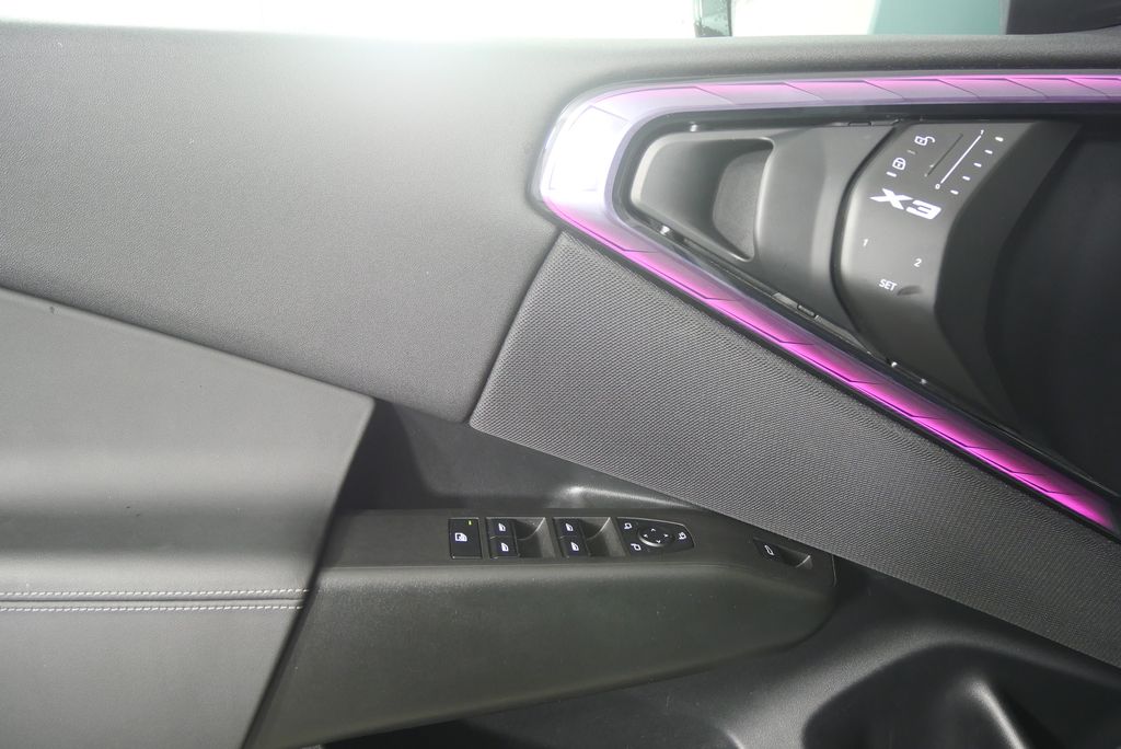 Thumbnail: 2025 BMW X3 - 8