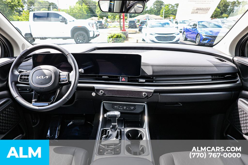 Used 2025 Black Kia SX image 32