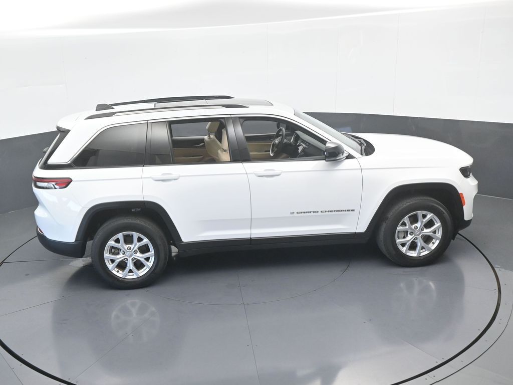 Used 2023 Bright White Clearcoat Jeep Limited image 56