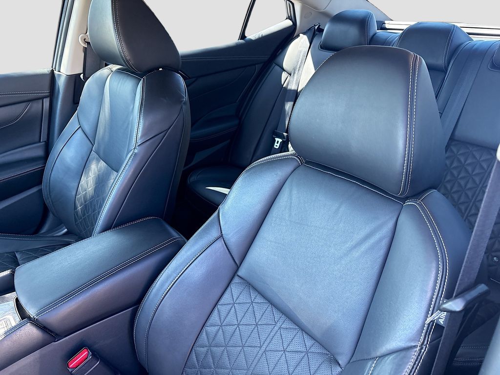 Used 2022 Gray Nissan Platinum image 22