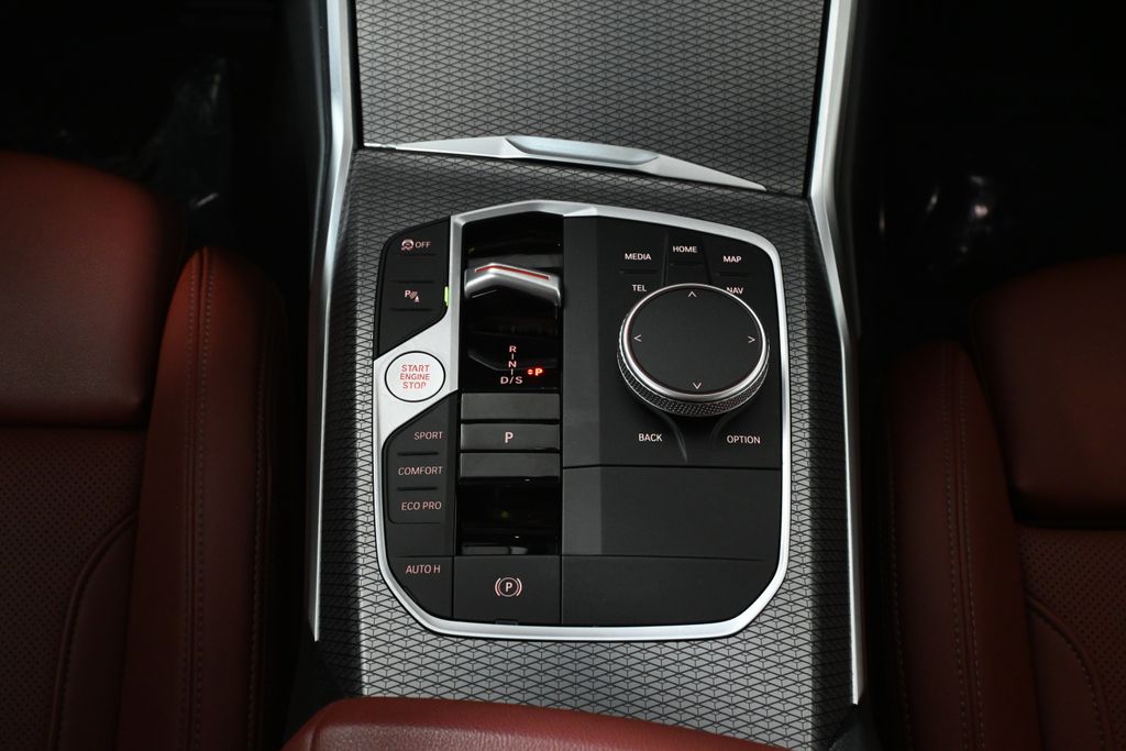 Thumbnail: 2024 BMW 3 Series - 25