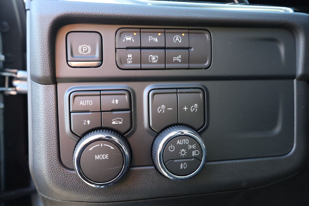 Thumbnail: 2026 Chevrolet Tahoe - 22