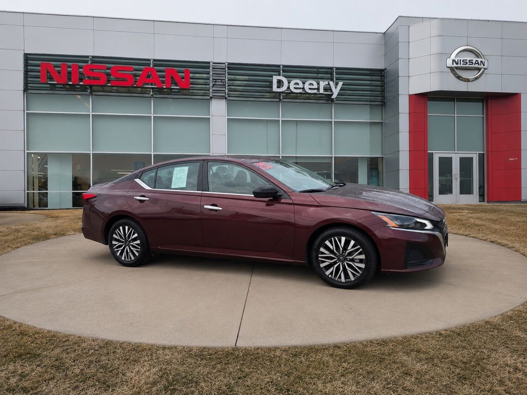 Garnet Pearl Metallic 2025 Nissan Altima Sedan Front-Wheel Drive Continuously Variable Transmission