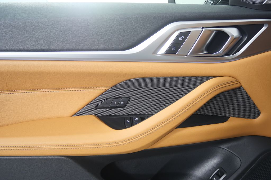 Thumbnail: 2026 BMW i4 - 8