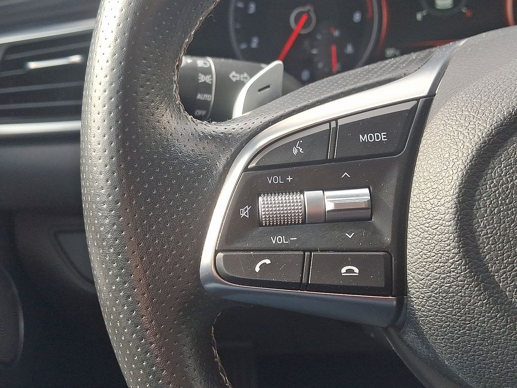 Thumbnail: 2021 Genesis G70 - 22