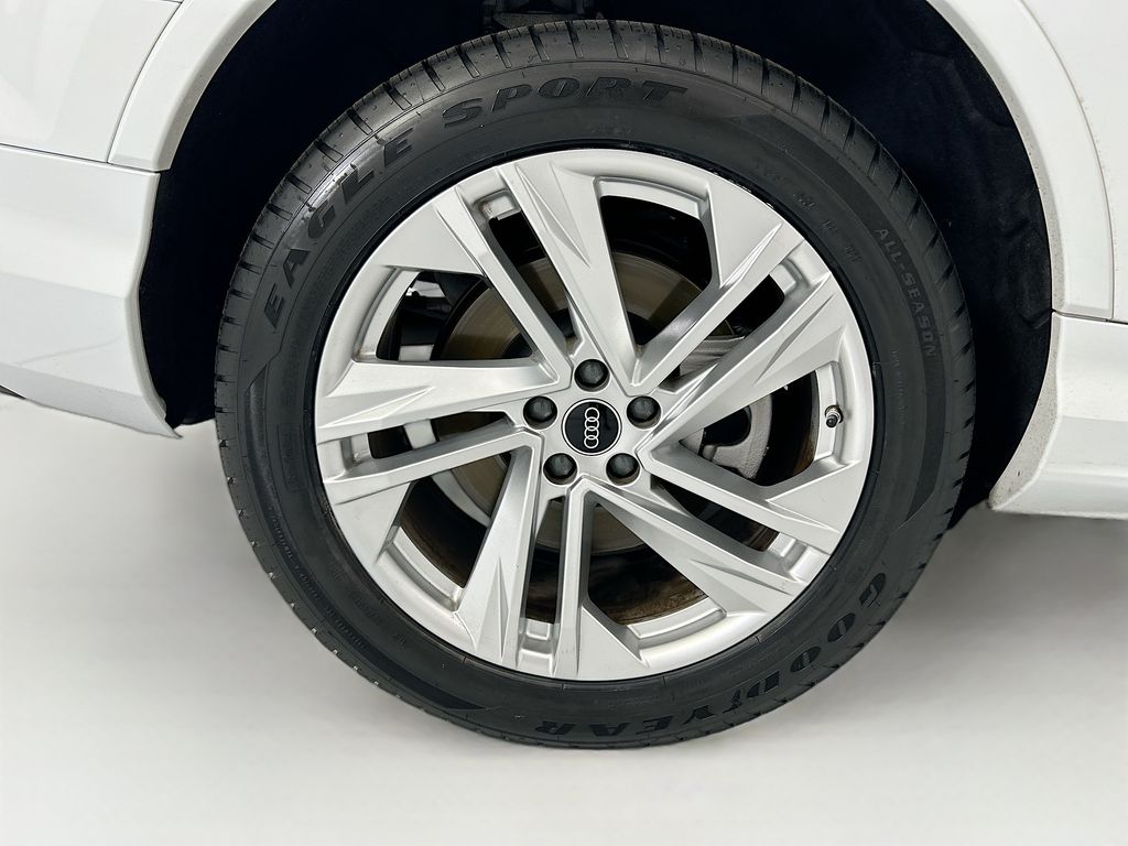 Thumbnail: 2023 Audi Q7 - 32