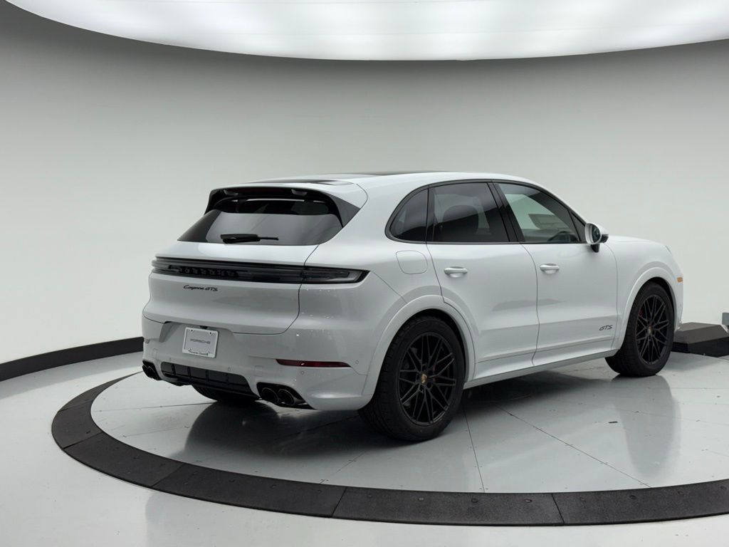 Thumbnail: 2025 Porsche Cayenne - 10