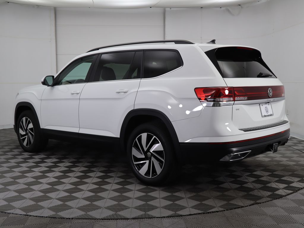 2025 Volkswagen Atlas SE 8