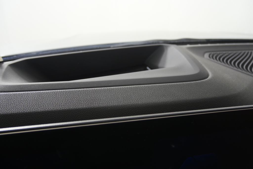 Thumbnail: 2023 BMW 3 Series - 21