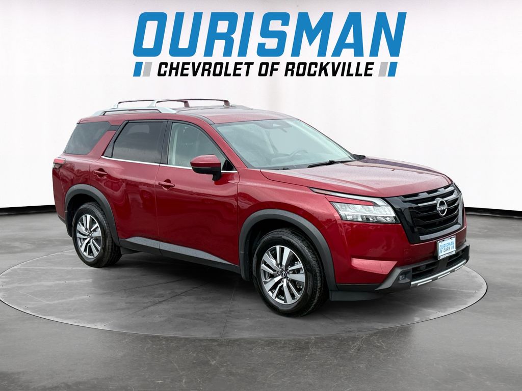 Red (Scarlet) 2022 Nissan Pathfinder SL 4WD SUV / Crossover All-Wheel Drive 9-Speed Automatic