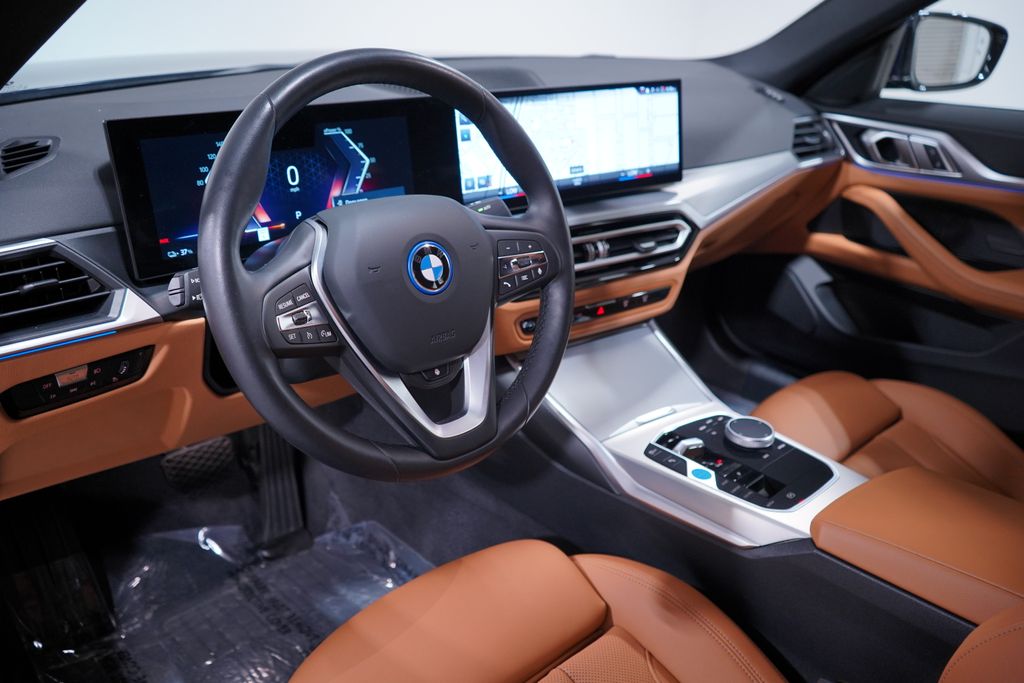Thumbnail: 2023 BMW i4 - 6