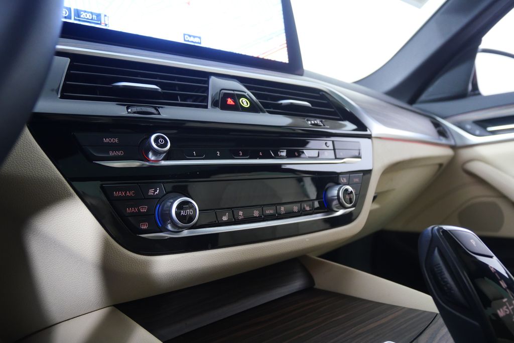 Thumbnail: 2023 BMW 5 Series - 22