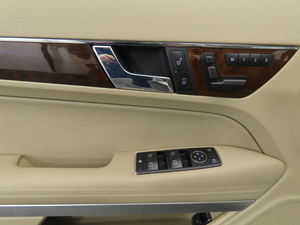 Thumbnail: 2010 Mercedes-Benz E-Class - 24