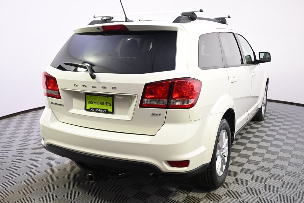 Used 2017 White Dodge SXT image 6