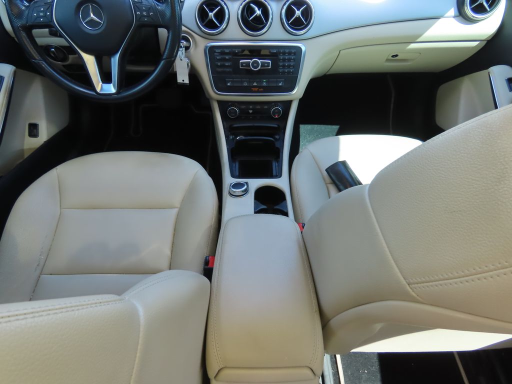 Thumbnail: 2015 Mercedes-Benz GLA - 9