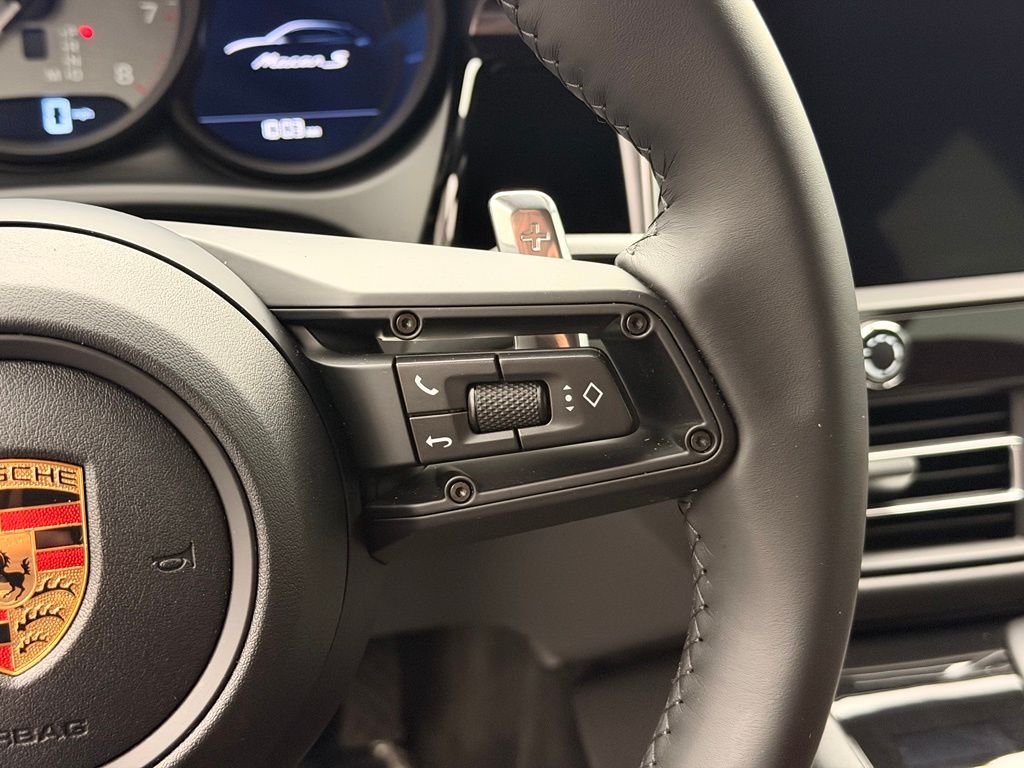 Thumbnail: 2026 Porsche Macan - 14