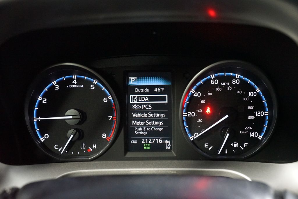 Thumbnail: 2017 Toyota RAV4 - 15