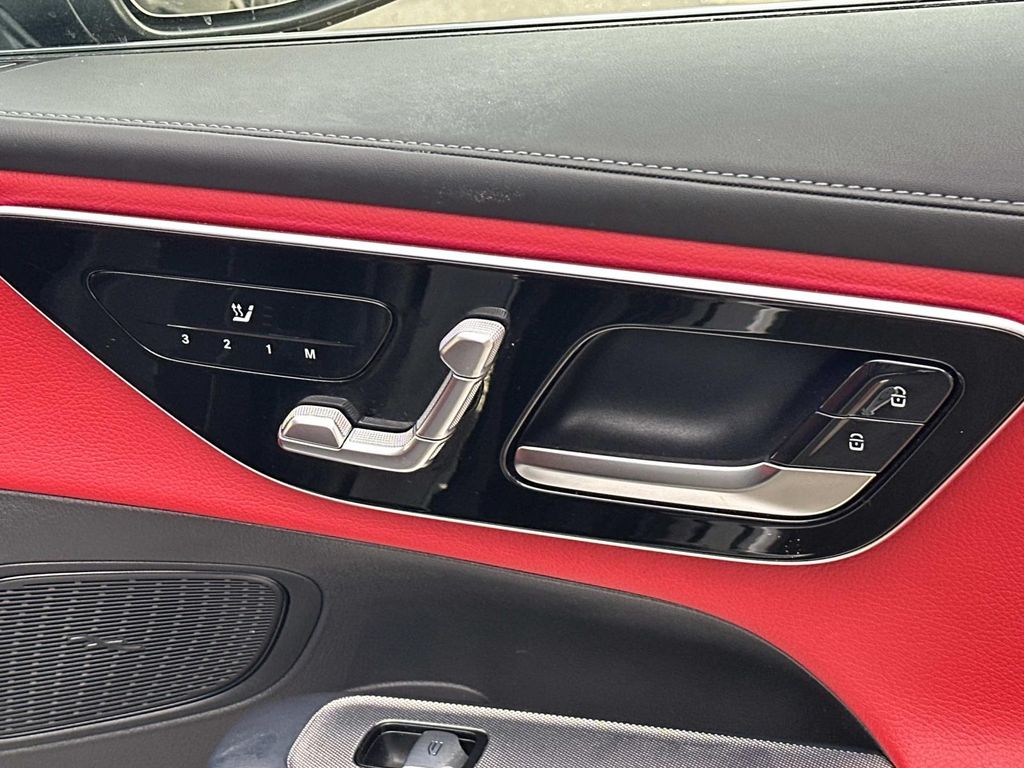 Thumbnail: 2024 Mercedes-Benz GLC - 20