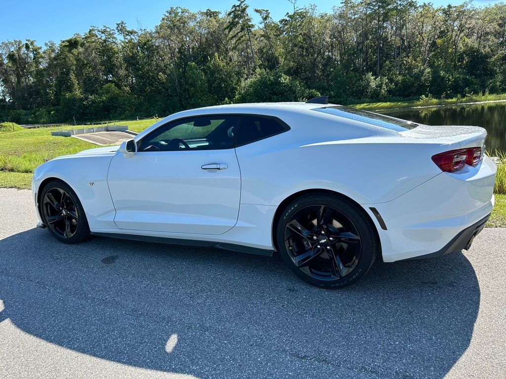 Thumbnail: 2019 Chevrolet Camaro - 3