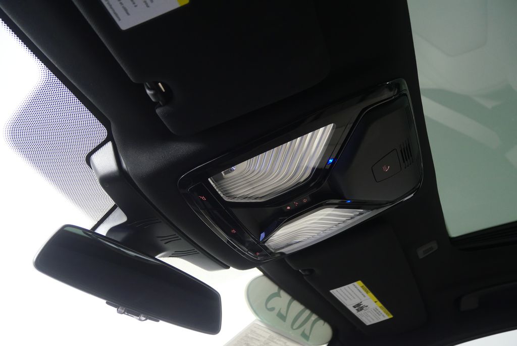 Thumbnail: 2023 BMW 5 Series - 26