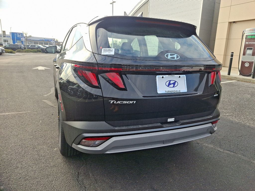 2025 Hyundai Tucson SE 3