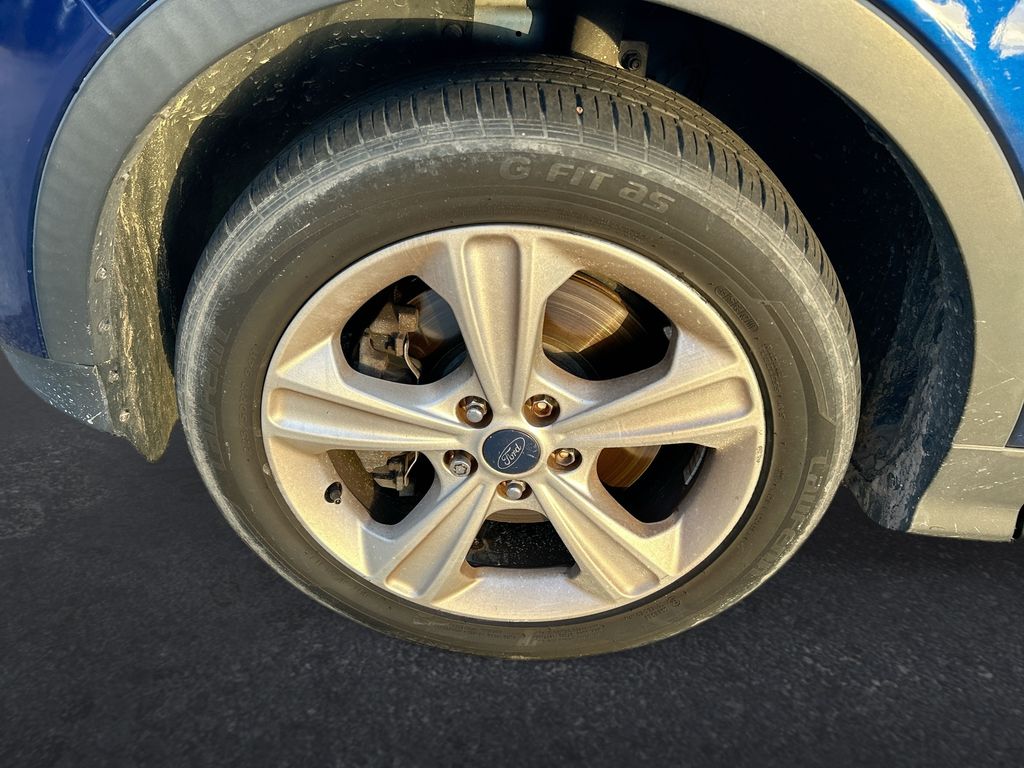 Thumbnail: 2015 Ford Escape - 10