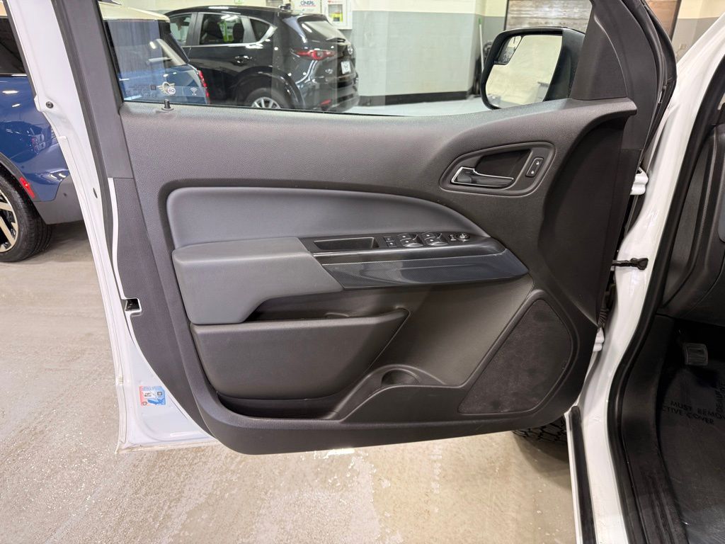 Thumbnail: 2021 Chevrolet Colorado - 10