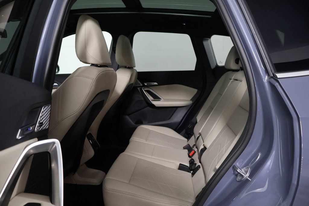 Thumbnail: 2025 BMW X1 - 11