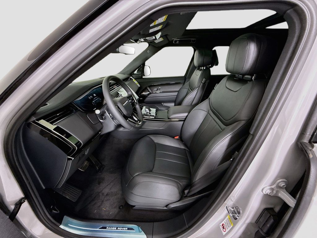 Thumbnail: 2026 Land Rover Range Rover Sport - 21