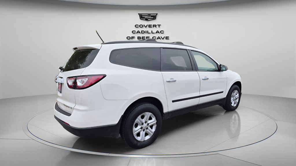 Used 2015 White Chevrolet LS image 9