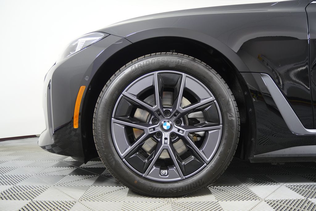 Thumbnail: 2025 BMW i4 - 7