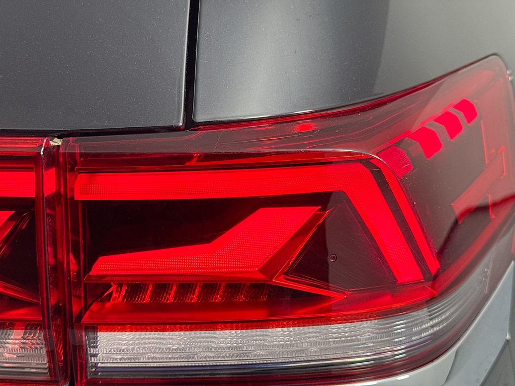 2024 Volkswagen Atlas 2.0T SE w/Technology photo