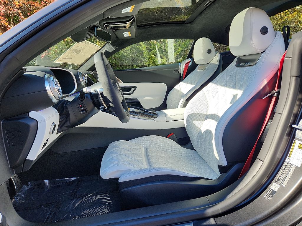 Thumbnail: 2026 Mercedes-Benz AMG GT - 9