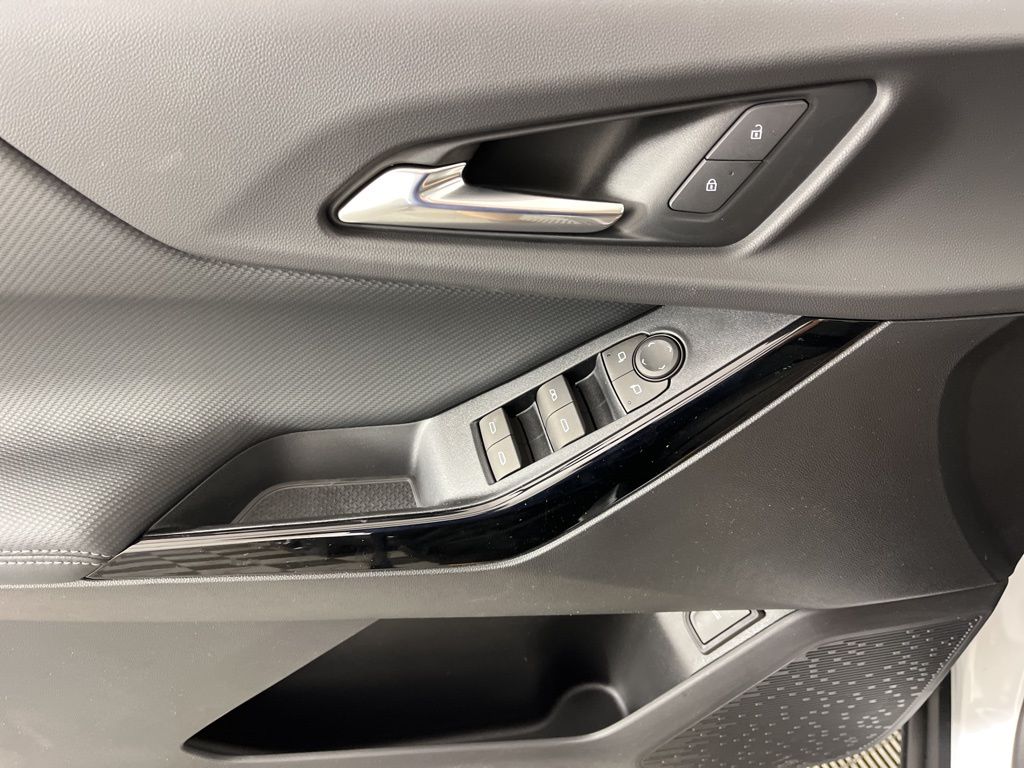 2026 Chevrolet Equinox LT 26
