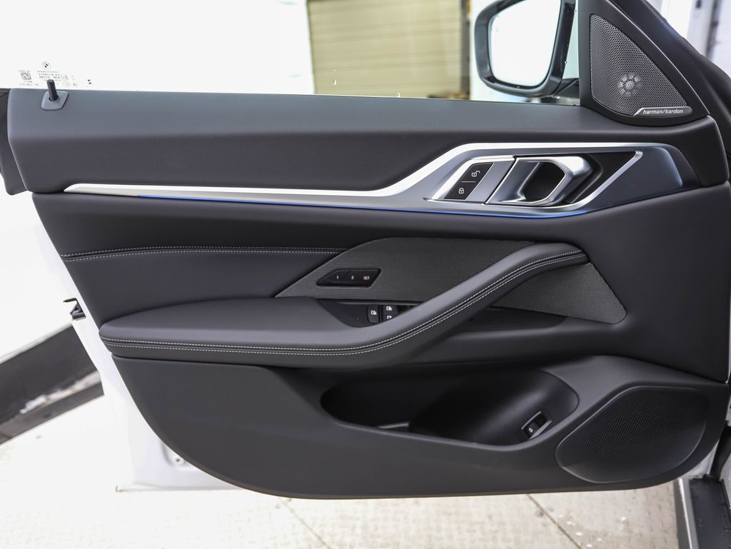 Thumbnail: 2026 BMW i4 - 9