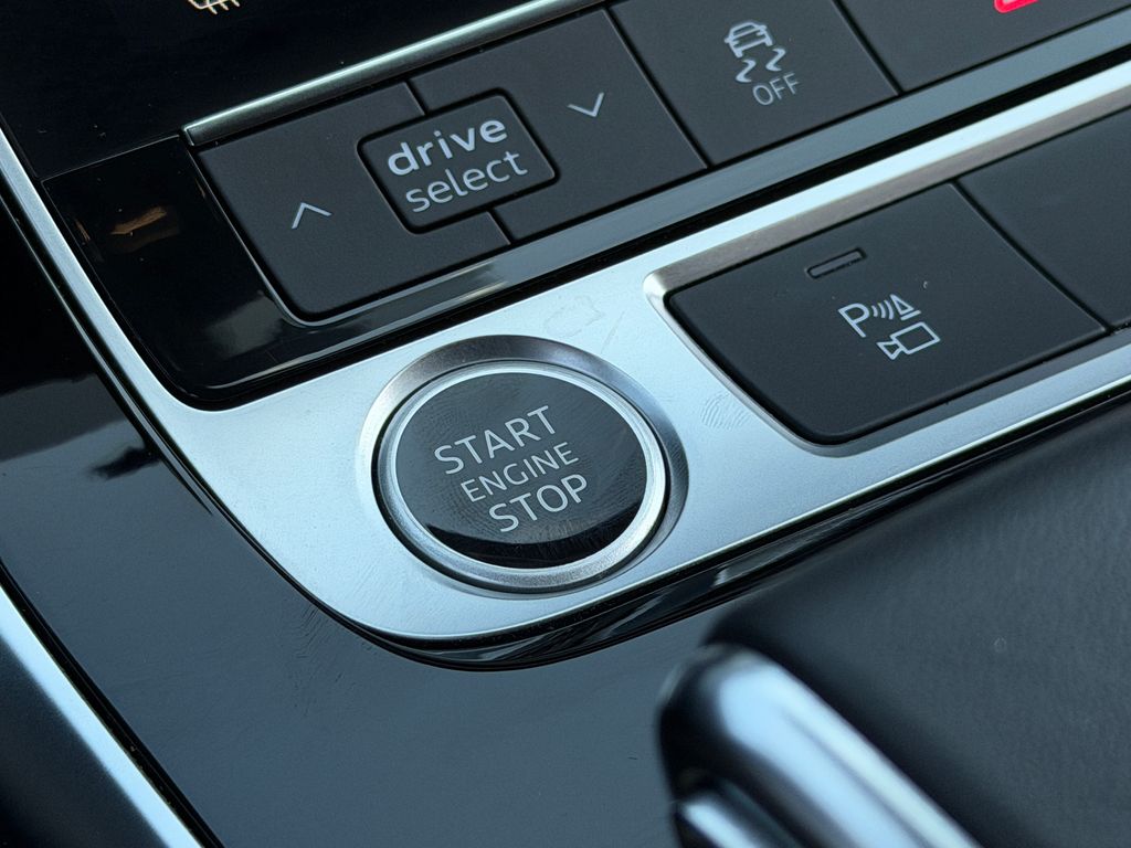 Thumbnail: 2023 Audi Q7 - 27