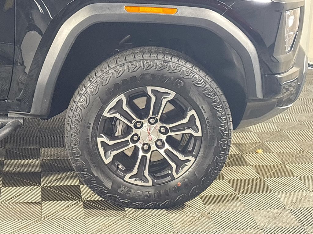 2024 GMC Canyon AT4