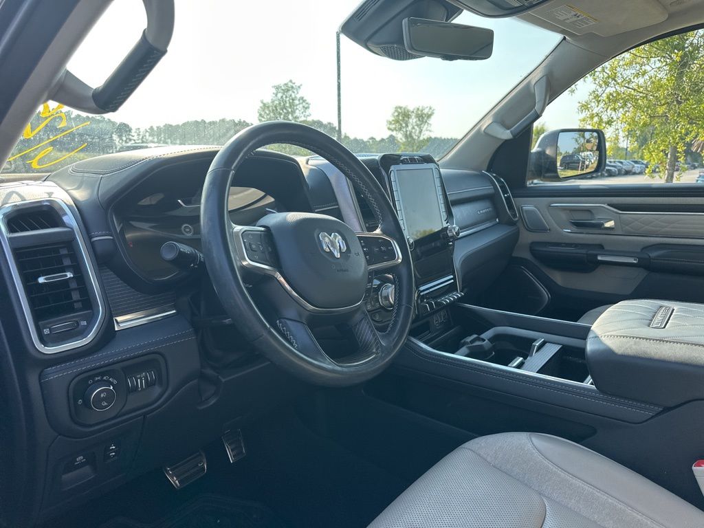 2023 Diamond Black Crystal Pearlcoat Ram 1500 Limited 4X4 Truck