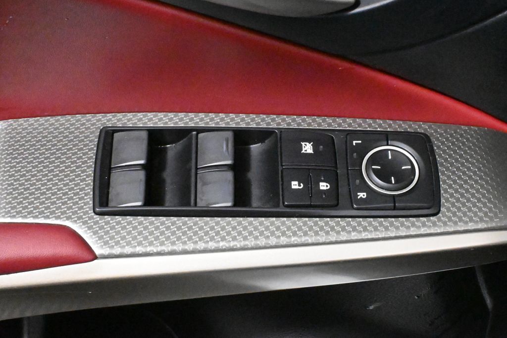 2017 Lexus IS 350 32