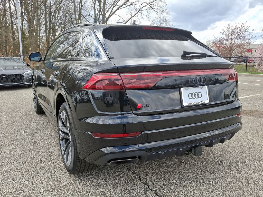 2025 Audi Q8 Premium Plus 3
